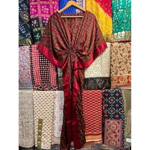 Ethinic Craft Hub - Kaftán de Seda de Lujo con Diseño Floral para Mujer, Elegante Traje de Baño para el Verano, Estilo Indio - Product Image 5