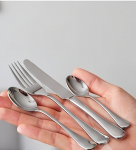 Ensemble de couverts en acier inoxydable, design minimaliste, finition miroir haute brillance, compatible lave-vaisselle, pour la maison et les cafés. - Product Image 3