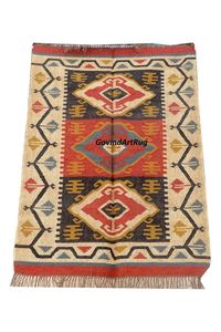 Tapis de salon rectangulaire en laine tufté à la main, motif géométrique, écologique, à poils moyens, avec envers en latex, nettoyage localisé, par Krafterscustom - Product Image 4