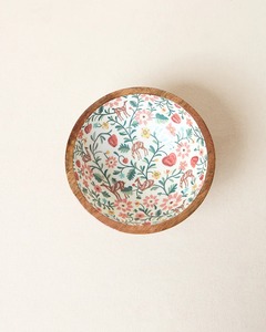 Tazón de Madera de Mango Ecológico Hecho a Mano con Diseño Floral en Acuarela Rosa y Blanca, Estilo Rústico, para Servir Ensaladas - Product Image 2