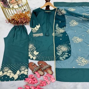 VASTRA COTTAGE Elegante Conjunto de Top con Lentejuelas y Pantalones Plazzo para Mujer, con Dupatta de Organza Suave Bordada y Borlas - Product Image 3