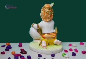 Estatua Artesanal de Resina con Polvo de Mármol de Laddu Gopal Krishna |   Figuras Hechas a Mano para Decoración de Mesa |   Decoración Espiritual y para el Hogar - Product Image 2
