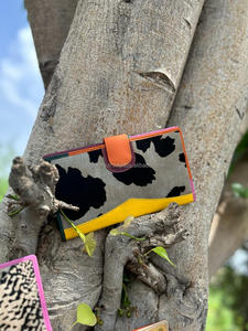 กระเป๋าใส่บัตรเครดิตพับได้สองทบสำหรับผู้หญิงกระเป๋าสตางค์หนังขนสัตว์พิมพ์ลายสัตว์สไตล์ตะวันตกแบบพับได้สองทบกระเป๋าสตางค์สีสั้นสวย - Product Image 4