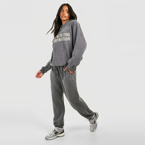 Conjunto de Sudadera con Capucha y Pantalones de Forro Polar Gris para Mujer, Corte Holgado, Estilo Casual Urbano, con Bolsillo y Diseño de Letras Impresas, para Todas las Temporadas - Product Image 2