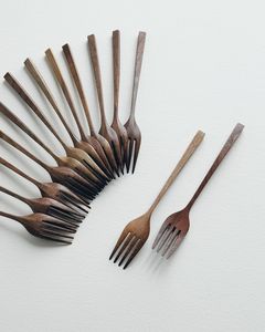 Fourchette à pâtes en bois d'acacia naturel poli, design durable, ensemble de fourchettes en bois pour la maison et le jardin, vaisselle de table - Product Image 5