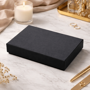 Caja de Regalo de Papel Kraft Corrugado Ecológica Hecha a Mano | Empaque Laminado Mate con Recubrimiento UV y Forro de Esponja para Carteras de Cuero - Product Image 1