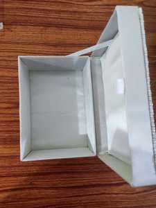 กล่องใส่เครื่องประดับงานปักมือสวยงาม ประกายเงางาม ผลิตโดยดีไซเนอร์ชั้นนำของอินเดีย - Product Image 3