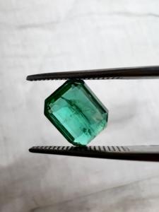 Piedra suelta facetada de berilo verde de 2.00 ct, auténtica, de origen Zambia, corte octogonal escalonado, al por mayor - Product Image 2