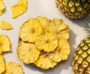 Tranches d'ananas, fruits conservés, emballage sous vide, collation naturelle sucrée lyophilisée pour garniture de dessert, Vietnam - Product Image 1
