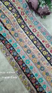 Bordure de luxe en dentelle brodée de sequins et de zari à motif floral pour la confection de saris, de robes de mariée et de lehengas, garnitures de vêtements en gros - Product Image 4