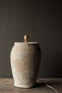 Lampe de table unique en céramique artisanale style Wabi Sabi authentique indienne, avec abat-jour en tissu, pour l'intérieur de la maison - Product Image 3