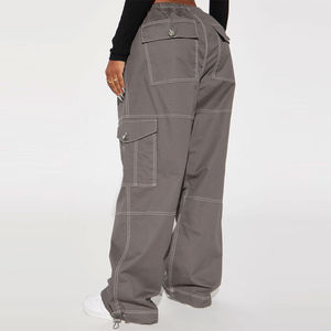Pantalon cargo décontracté pour femme, coupe ample, pantalon utilitaire avec plusieurs poches et tissu résistant pour le streetwear, les voyages et tous les jours - Product Image 2