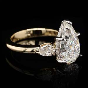Bague en moissanite de 5 carats à trois pierres en forme de poire, argent sterling 925, luxe unique pour les femmes, vente directe d'usine - Product Image 4