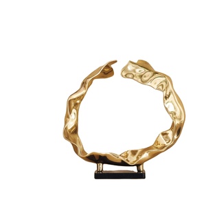 Sculpture moderne en métal doré de haute qualité, chef-d 'œuvre artistique fabriqué à la main, accent décoratif parfait pour le salon - Product Image 1