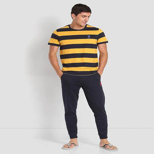 เสื้อยืดสำหรับผู้ชายเสื้อยืดผ้าฝ้าย240gsm 100% เรียบๆแบบเรียบๆ OEM - Product Image 2