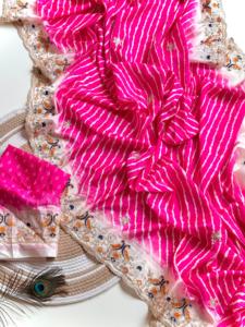 Tissu chinon doux imprimé Laheriya avec broderie sur le pallu et bordure brodée, et pièce de blouse imprimée. - Product Image 6