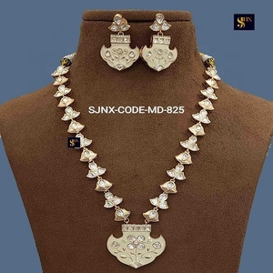 El último juego de collares ligeros de diseñador para damas Cadena de bambú de calidad premium Certificación GRS-Disponible al mejor precio India - Product Image 4