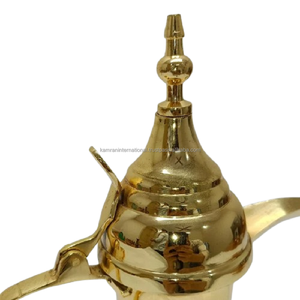 Dallah arabe en laiton poli : Cafetière traditionnelle du Moyen-Orient avec bec courbé et couvercle à finial - Product Image 5