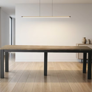 Table à manger carrée en bois massif Azora Lio, finition naturelle minimaliste écologique, mobilier commercial durable pour restaurants - Product Image 1