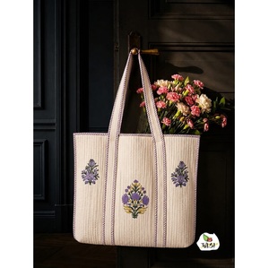 Sac fourre-tout Stockify de qualité supérieure en toile de coton brodée de fleurs, réutilisable, pour femmes, disponible à la vente - Product Image 1