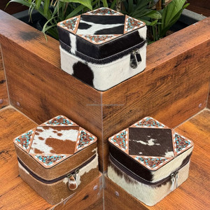 Nouveau personnalisé usiné à la main en cuir support de transport fermeture éclair Portable boîte de rangement de bijoux véritable peau de vache étui de voyage organisateur de bijoux - Product Image 4