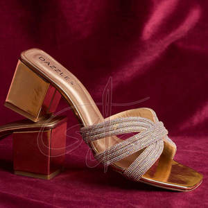 Sandalias Glamour Doradas con Estampado, Hechas a Mano, con Tiras Cruzadas de Cuentas, Antideslizantes, Tacones de Moda, Tendencia de Moda, Auténticas - Product Image 3