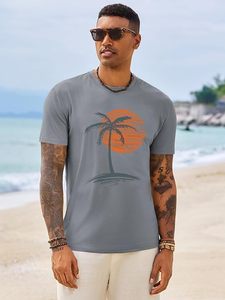 Camiseta de Manga Corta Gris para Hombre con Estampado de Palmeras al Atardecer, Cuello Redondo, Corte Regular Informal, 100% Algodón Jersey Transpirable - Product Image 4
