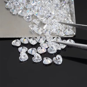 Diamant CVD en vrac de forme cœur, cultivé en laboratoire, de 40 à 99 cents, non certifié, approvisionnement en gros pour les grossistes et importateurs mondiaux de diamants - Product Image 1