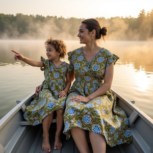 Robe portefeuille à manches flottantes vert henné réglable à rayures faites à la main pour femmes avec silhouette féminine d'origine éthique - Product Image 5