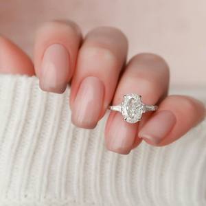 Bague de fiançailles en diamant ovale cultivé en laboratoire, trois pierres, pour femme, en argent 925, cadeau de promesse pour anniversaire, fête ou occasion spéciale - Product Image 3