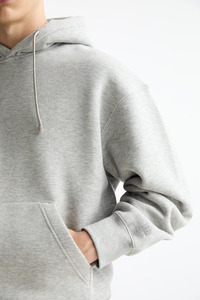 Oversized Heavyweight 600GSM Pullover Sweatshirt Heather Grey Kangaroo Pocket Hoodies Men Embossed Drop Shoulder 100% Cotton - Product Image 4