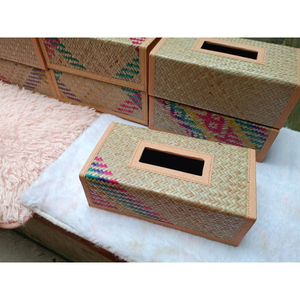 Porta pañuelos Shetal Pati hecho a mano, ecológico, étnico, sostenible, diseño tejido a mano natural, duradero y ligero. - Product Image 4