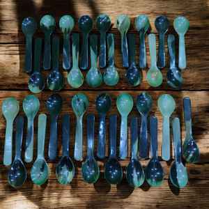 Cuchara para servir ensalada de cuerno de buey auténtico, diseño nuevo, hecha a mano, utensilio de cocina premium a precio económico. - Product Image 6