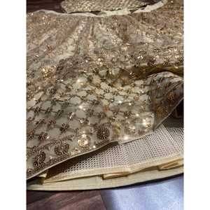 Lehenga Choli de créateur pour les fêtes et les bals, travail brodé - Product Image 4