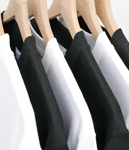 T-shirt uni blanc slim fit décontracté pour homme et femme, 100% coton, imprimé sur mesure, 300g, séchage rapide, haute qualité - Product Image 3