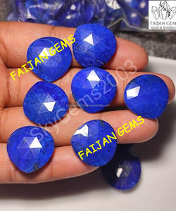 Lapislázuli natural a granel con corte cabujón en forma de corazón y redondo para joyería, a la venta - Product Image 2