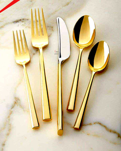 ชุดช้อนส้อมโลหะสีโรสโกลด์ ดีไซน์หรูหราจากสแตนเลส เหมาะสำหรับมื้อค่ำ ชุดอุปกรณ์บนโต๊ะอาหารสำหรับโรงแรมหรูและร้านอาหาร - Product Image 1