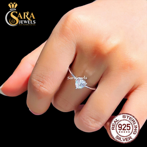 Anillo de compromiso de plata 10K con diamantes para mujer, corte redondo, estilo clásico, disponible al mejor precio. - Product Image 5