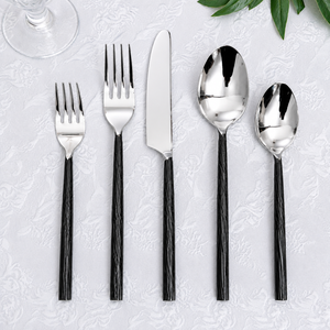 Ensemble de couverts en acier inoxydable Midnight Elegance, manches noires, design luxueux, compatible lave-vaisselle et congélateur, léger - Product Image 1