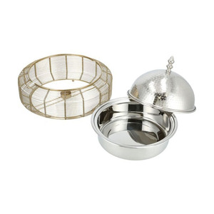 Magnifique réchaud en argent martelé présenté sur un support ouvert en fil doré avec couvercle en dôme, idéal pour les grands événements et les mariages - Product Image 3