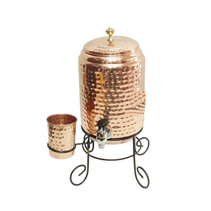 Dispensador de agua de cobre puro martillado de 5L con soporte de hierro resistente y tapete tradicional ayurvédico de cobre para la salud y el bienestar. - Product Image 1