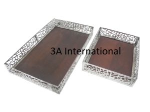 Juego de dos bandejas de servicio de diseño exclusivo, forma rectangular, borde metálico con corte árabe, acabado en nogal, bandeja de madera para servir. - Product Image 1