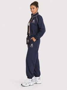 Conjunto Deportivo Premium para Mujer Diseñado para Comodidad, Rendimiento y Actividades Deportivas y de Ocio Diarias - Product Image 3