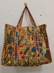 Quilted Jaipuri <b>Tote</b> Bag in Hand Block Print Bohemian Style Beach Bag <b>Zip</b> Closure All Seasons Use Shopping bag Women <b>Tote</b> Bag - Product Image 5