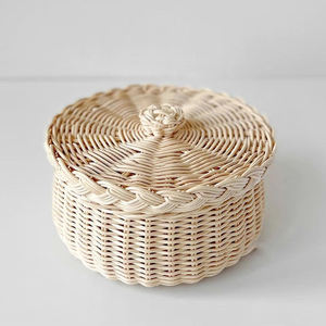 Panier de rangement rond en rotin naturel tissé à la main avec couvercle, boîte de rangement en osier, organisateur fait main pour jouets de chambre d'enfant, décoration intérieure - Product Image 1