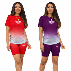 Conjunto de 2 piezas para mujer: camiseta degradada y pantalones cortos de ciclista, atuendo informal de verano para fitness, conjunto a juego, chándal para mujer - Product Image 1