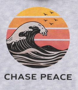 Sudadera con Capucha Gris de Algodón Suave – Diseño Gráfico de Olas y Atardecer – Sudadera Unisex Elegante para Comodidad y Ambiente de Aventura - Product Image 2