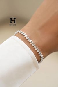 Pulsera de Diamantes de Corte Marquesa de Lujo, Joyería Elegante de Oro de 18K para Bodas, para Mujer - Product Image 1