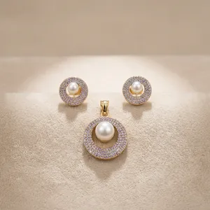 Conjunto de Collar con Colgante de Perlas Chapado en Oro Blanco y Rodio Estilo Clásico Indio, con Aretes Halo de Diamantes Cultivados en Laboratorio con Corte Marquesa, para Novias y Bodas - Product Image 2