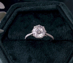 Anillo de Diamante Solitario de Corte Redondo Cultivado en Laboratorio con Banda de Oro Blanco, Anillo de Compromiso y Boda, Joyería de Promesa Nupcial y Aniversario - Product Image 4